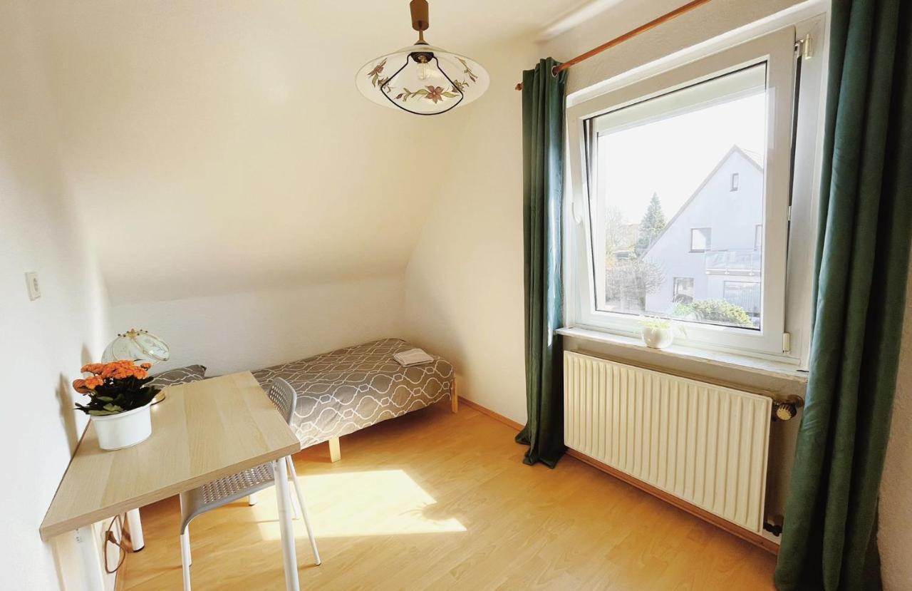 Messezimmer Laatzen 30880 Hannover Bagian luar foto